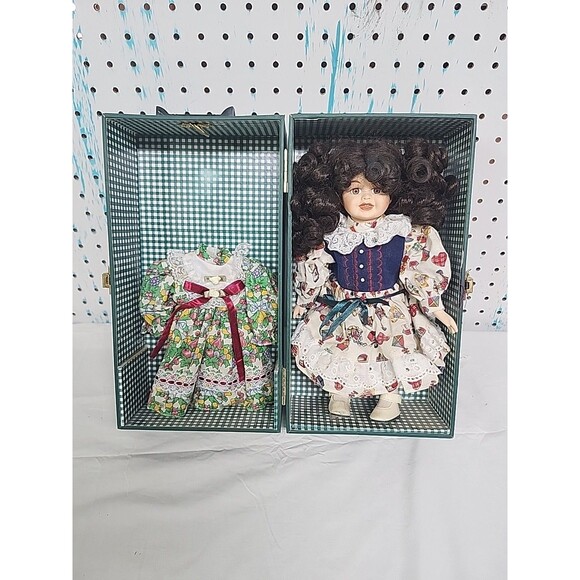 lasting impressions Other - Lasting Impressions Companion Collec Porcelain DOLL & Wardrobe Case 2 dresses